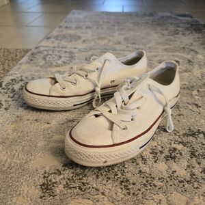 Converse Chuck Taylor All Star Canvas Unisex Low Top shoe